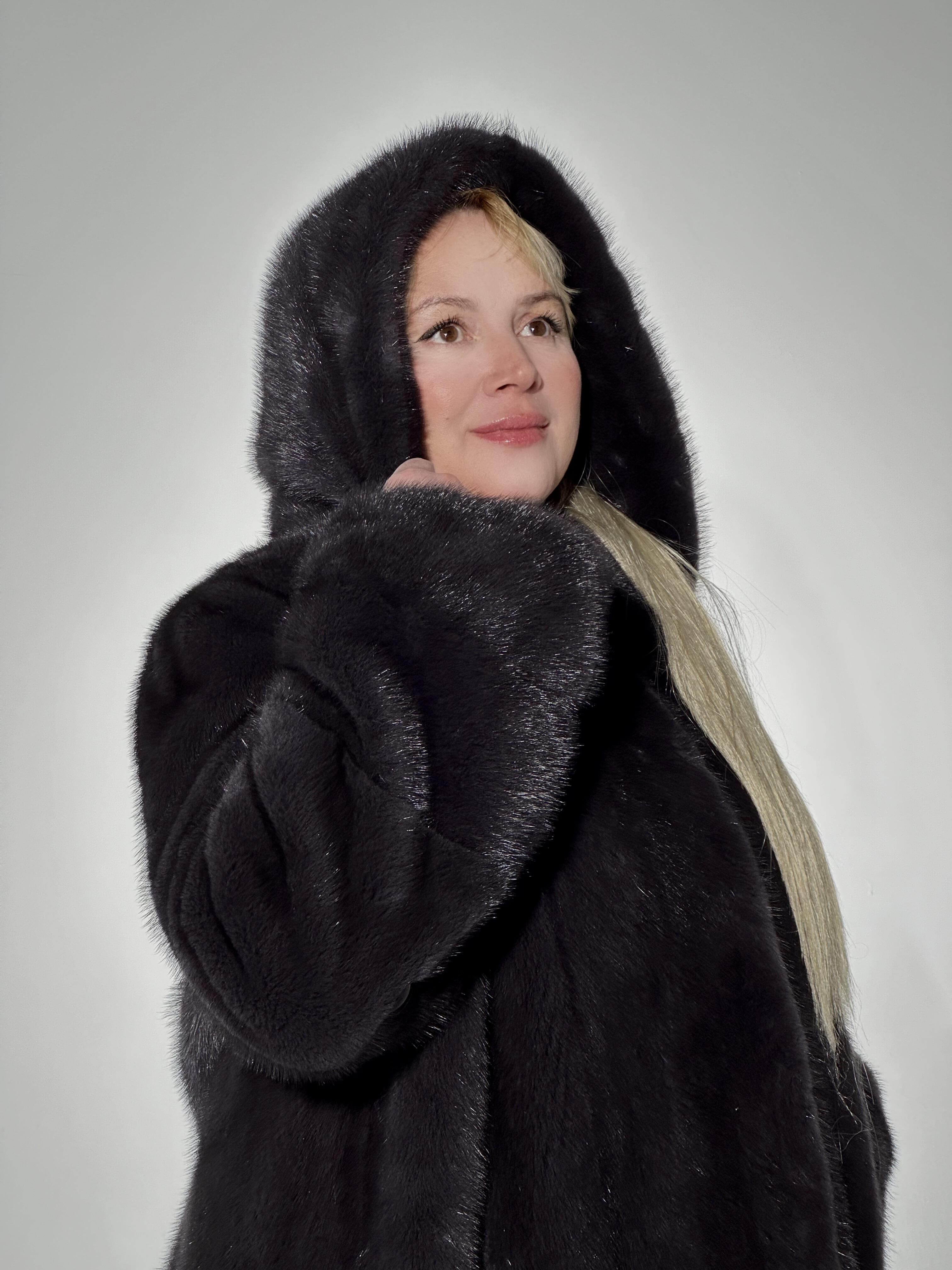 Шуба из скандинавской норки, прямой силуэт