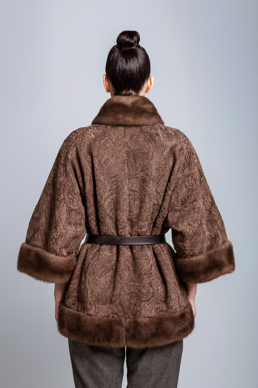 Жакет из каракуля с норковой отделкой